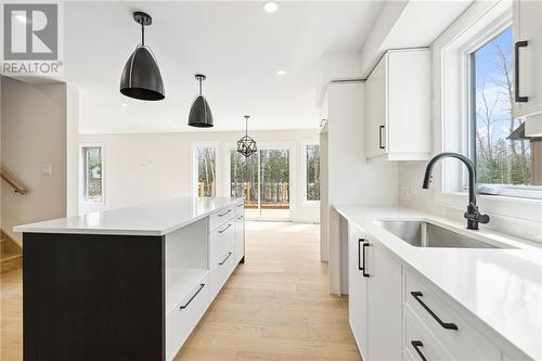 69 Guy Street, Shediac, NB - Indoor Photo Showing Kitchen With Upgraded Kitchen