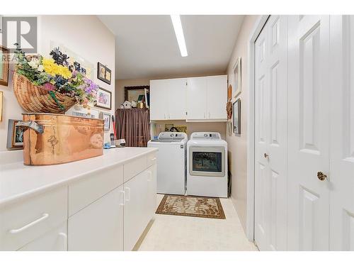 1255 Raymer Avenue Unit# 573, Kelowna, BC - Indoor Photo Showing Laundry Room