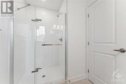 Ensuite with glass ceramic shower - 
