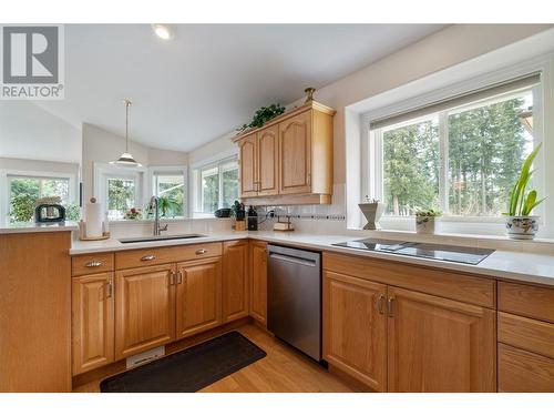 2602 Golf Course Drive, Blind Bay, BC - Indoor Photo Showing Kitchen With Stainless Steel Kitchen
