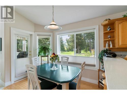 2602 Golf Course Drive, Blind Bay, BC - Indoor Photo Showing Kitchen