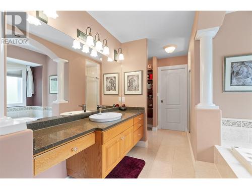 2602 Golf Course Drive, Blind Bay, BC - Indoor Photo Showing Bathroom