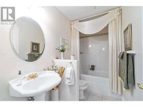 2602 Golf Course Drive, Blind Bay, BC - Indoor Photo Showing Bathroom