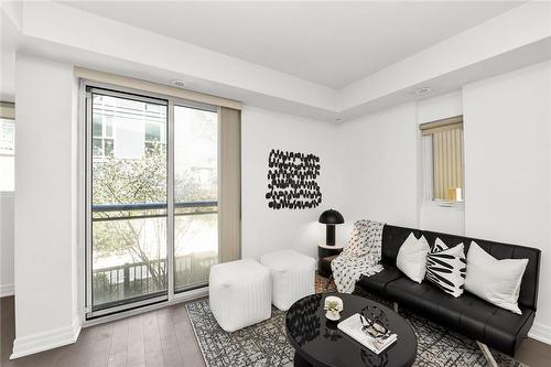58 Macaulay Avenue|Unit #302, Toronto, ON - Indoor Photo Showing Living Room