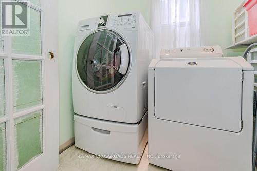 20 Grandview Avenue, Cambridge, ON - Indoor Photo Showing Laundry Room