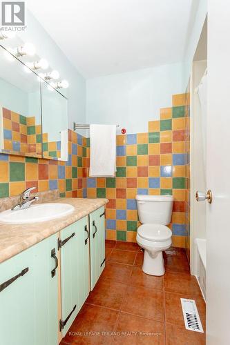 100 - 700 Osgoode Drive, London, ON - Indoor Photo Showing Bathroom