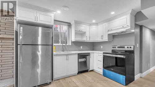 B - 1775 Oxford Street E, London, ON - Indoor Photo Showing Kitchen With Stainless Steel Kitchen