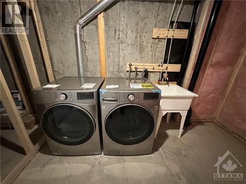 92 Nettle Crescent, Ottawa, ON - Indoor Photo Showing Laundry Room
