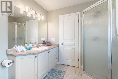 45 Bellagio Avenue, Hamilton, ON - Indoor Photo Showing Bathroom