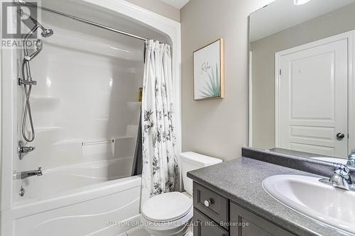 45 Bellagio Avenue, Hamilton, ON - Indoor Photo Showing Bathroom
