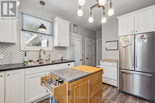 358 Davis Street, Sarnia, ON - Indoor Photo Showing Kitchen With Double Sink