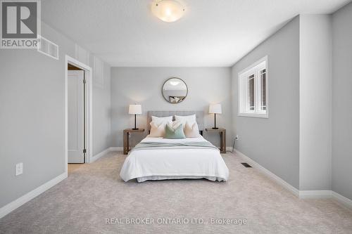 190 Rockledge Drive, Hamilton, ON - Indoor Photo Showing Bedroom