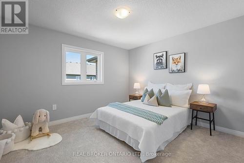 190 Rockledge Drive, Hamilton, ON - Indoor Photo Showing Bedroom