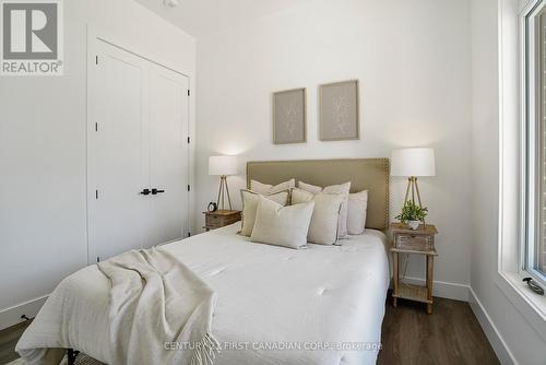 80 Queen Street, North Middlesex, ON - Indoor Photo Showing Bedroom