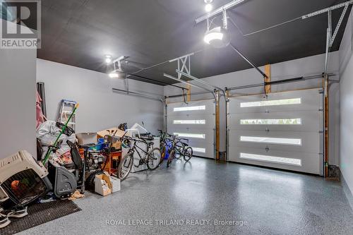 770 Reeves Avenue, London, ON - Indoor Photo Showing Garage