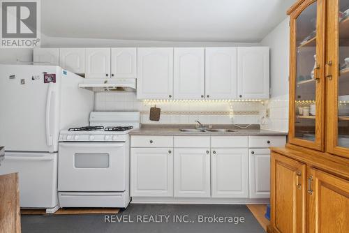 176 East Avenue N, Hamilton, ON - Indoor Photo Showing Kitchen With Double Sink