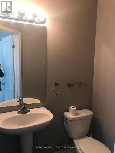 651 Kemp Common, Burlington, ON - Indoor Photo Showing Bathroom