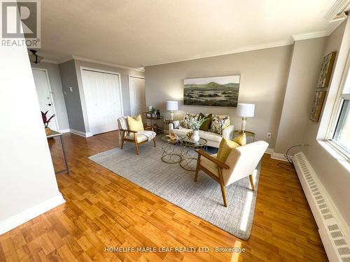 908 - 3120 Kirwin Avenue, Mississauga, ON - Indoor Photo Showing Living Room