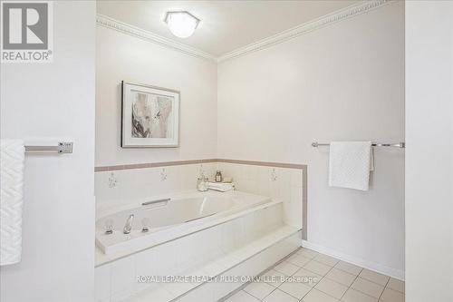 117 Warner Drive, Oakville, ON - Indoor Photo Showing Bathroom