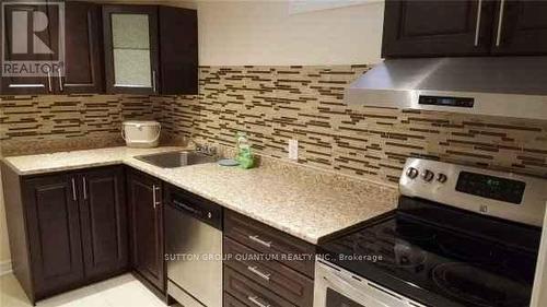 /Lower - 5193 Nestling Grove, Mississauga, ON - Indoor Photo Showing Kitchen