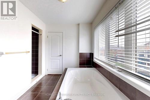 976 Clark Boulevard, Milton, ON - Indoor Photo Showing Bathroom