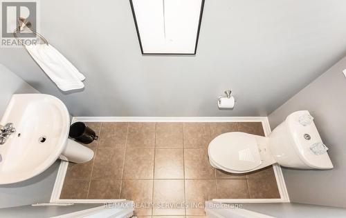 30 Fieldstone Lane Avenue, Caledon, ON - Indoor Photo Showing Bathroom