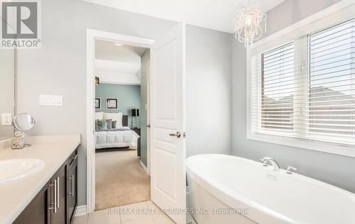 30 Fieldstone Lane Avenue, Caledon, ON - Indoor Photo Showing Bathroom