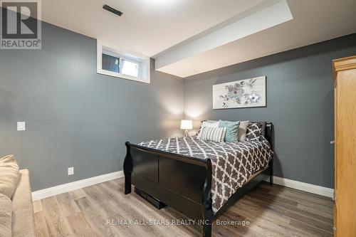 60 Valley Road, Whitchurch-Stouffville, ON - Indoor Photo Showing Bedroom