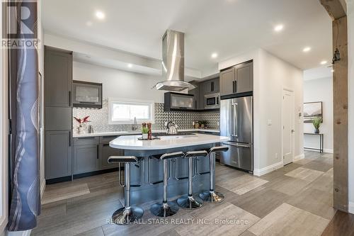 60 Valley Road, Whitchurch-Stouffville, ON - Indoor Photo Showing Kitchen With Upgraded Kitchen