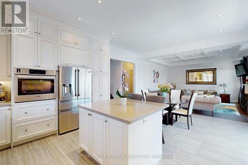 70 Bond Crescent, Richmond Hill, ON - Indoor Photo Showing Kitchen