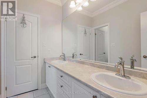 70 Bond Crescent, Richmond Hill, ON - Indoor Photo Showing Bathroom