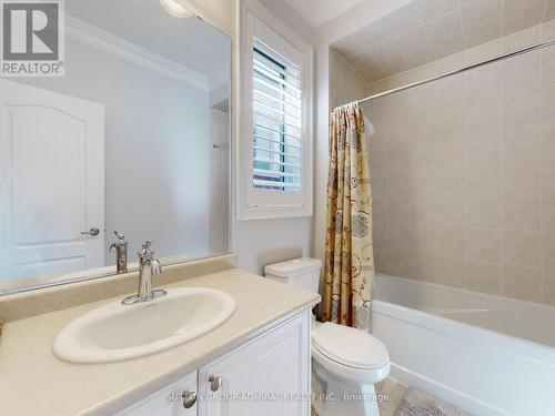 70 Bond Crescent, Richmond Hill, ON - Indoor Photo Showing Bathroom