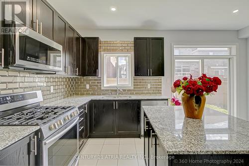 5 Clear Spring Avenue, Georgina, ON - Indoor Photo Showing Kitchen With Upgraded Kitchen