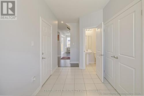 5 Clear Spring Avenue, Georgina, ON - Indoor Photo Showing Other Room