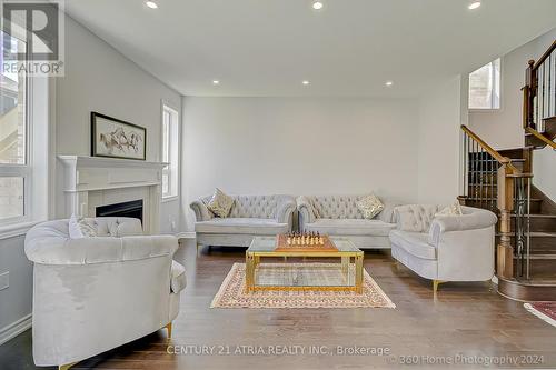 5 Clear Spring Avenue, Georgina, ON - Indoor Photo Showing Living Room With Fireplace