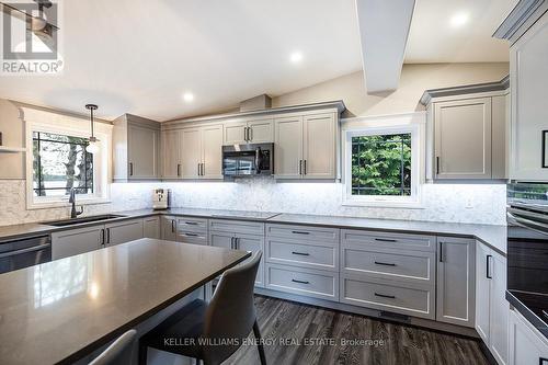 669 Fire Route 1, Smith-Ennismore-Lakefield, ON - Indoor Photo Showing Kitchen With Upgraded Kitchen