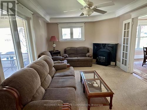 63 Robinson Street, Peterborough (Ashburnham), ON - Indoor Photo Showing Living Room