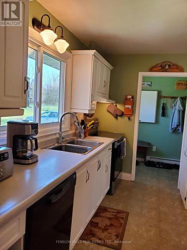 120 Clifton Street, Kawartha Lakes, ON - Indoor Photo Showing Kitchen With Double Sink