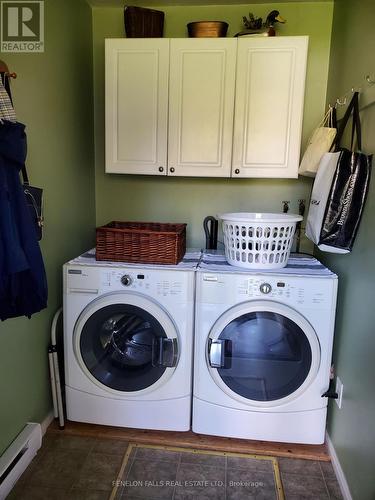 120 Clifton Street, Kawartha Lakes, ON - Indoor Photo Showing Laundry Room