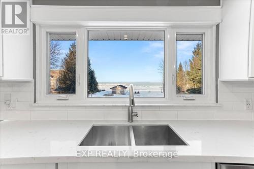 35 Indian Trail, Collingwood, ON - Indoor Photo Showing Kitchen With Double Sink