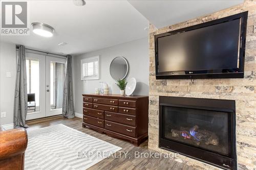 35 Indian Trail, Collingwood, ON - Indoor Photo Showing Living Room With Fireplace