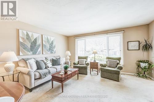 36 Leverhume Cres, Toronto, ON - Indoor Photo Showing Living Room