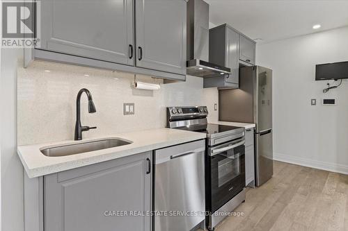 226 Verdun Road, Oshawa, ON - Indoor Photo Showing Kitchen