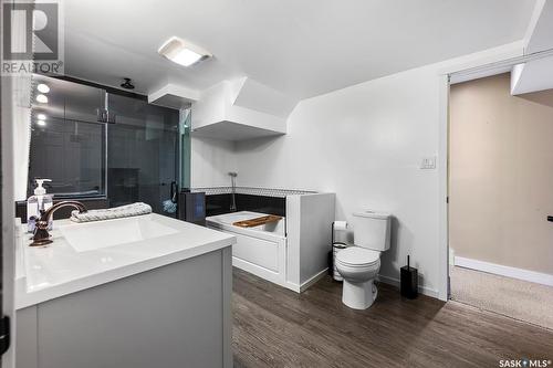 463 Sangster Boulevard, Regina, SK - Indoor Photo Showing Bathroom