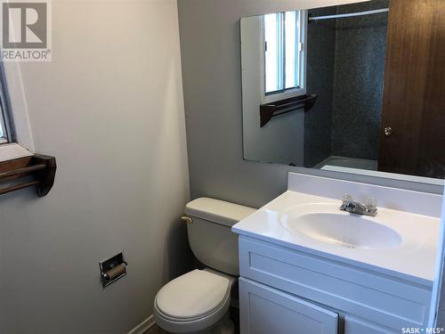 2913 33Rd Street W, Saskatoon, SK - Indoor Photo Showing Bathroom