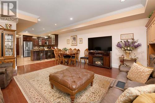 252 Dalhousie Street Unit# 203, Amherstburg, ON - Indoor Photo Showing Living Room