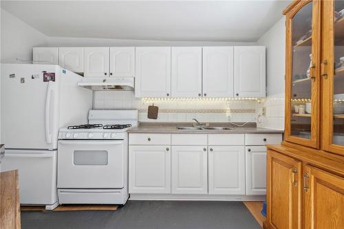 176 East Avenue N, Hamilton, ON - Indoor Photo Showing Kitchen With Double Sink