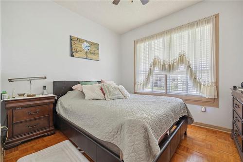 176 East Avenue N, Hamilton, ON - Indoor Photo Showing Bedroom
