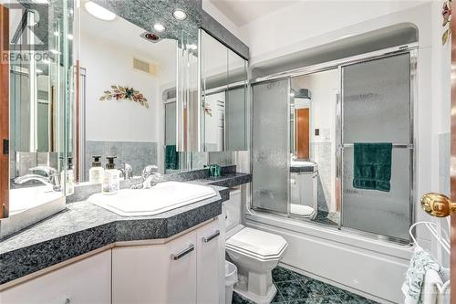 2577 Highway 174 Road, Ottawa, ON - Indoor Photo Showing Bathroom