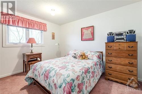 2577 Highway 174 Road, Ottawa, ON - Indoor Photo Showing Bedroom